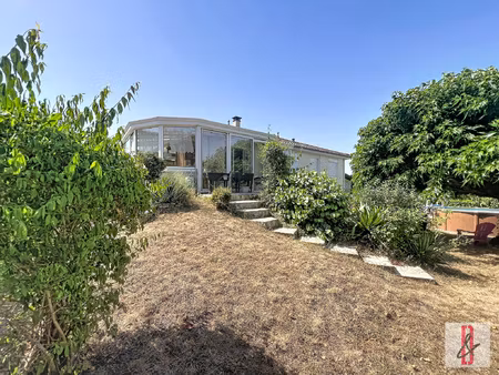 touvre - maison t5 de plain-pied avec véranda  sous-sol comp