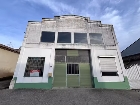 hangar avec appartement au coeur du centre ville de damazan