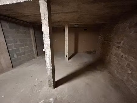 vente cave  151.00m²  brest