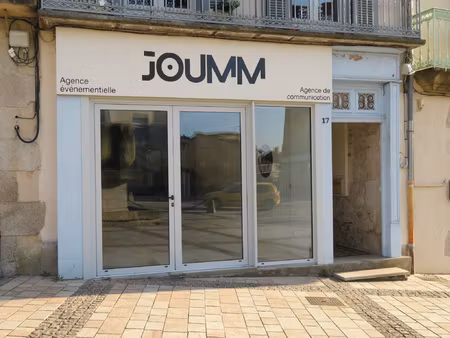 local commercial avec vitrine en centre-ville