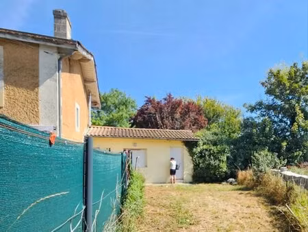 maisonnette avec jardin