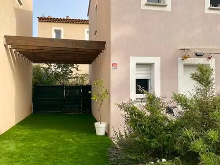 charmante petite maison individuelle dans un quartier résidentiel très calme