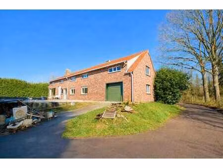 te renoveren landhuis op 14.000 m²!