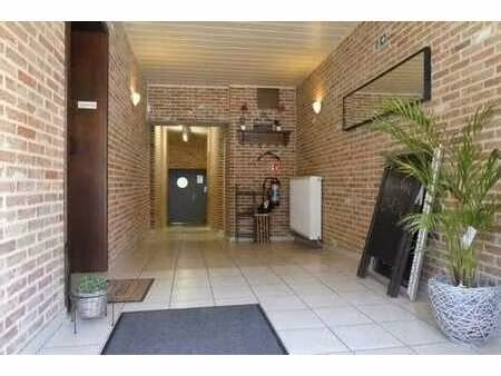 maison polyvalente à rénover  avec terrasse ensoleillée et g