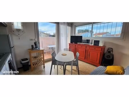 t2 lumineux près de la mer