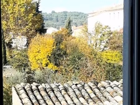 grand studio meuble 27m2 calme lumineux belle vue jardin sans vis a vis