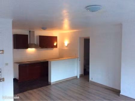 grand t2 centre ville sisteron