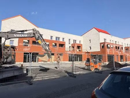 location local commercial