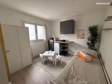 studio 1 pièce 13 m²