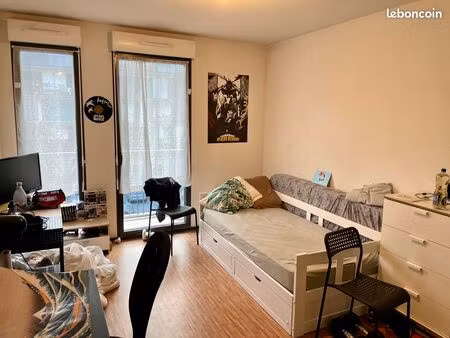 studio arrêt de tram garcia lorca