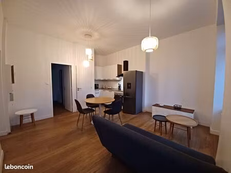 en parfait état  t2 meublé avec cave  très confortable  entièrement équipé  idéalement sit