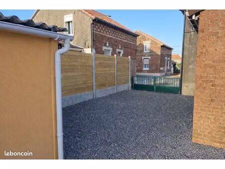 à louer – maison mitoyenne 4 pièces avec jardin et garage – 62260  auchel