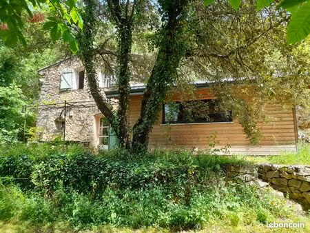maison en pierres et bois sur 3 hectares 4