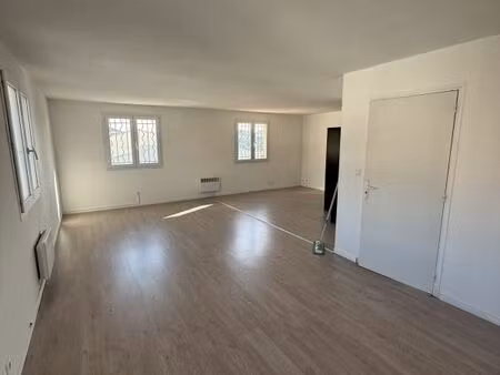 local commercial 77 m²