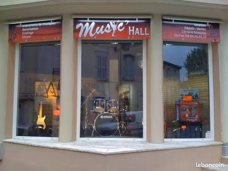 location local commercial draguignan