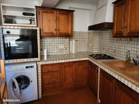 loue t1 meublé centre de sollies-toucas