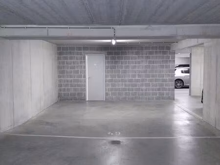 double place de parking pour 2 voitures avec rangement