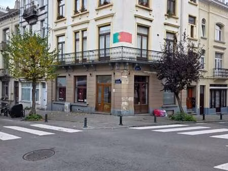 ixelles/rue de sceptre: commerce de coin - permis horeca.