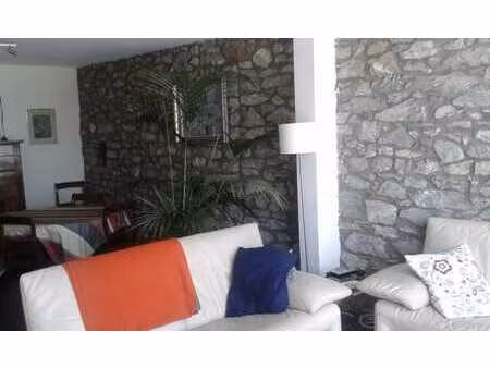 appartement 2 chambres  cuisine équipée  jardin  terrasse