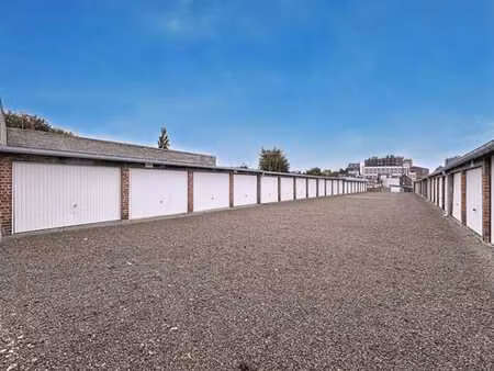10 garages à vendre  sécurisés  idéalement situés - herstal