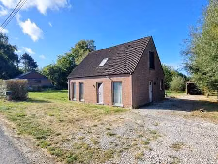 charmante villa avec grand terrain