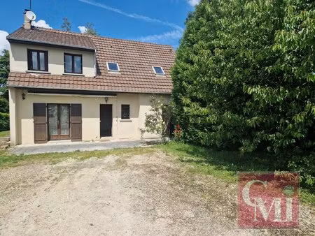 pavillon familial (5 chambres) sur env. 1412m2 de terrain