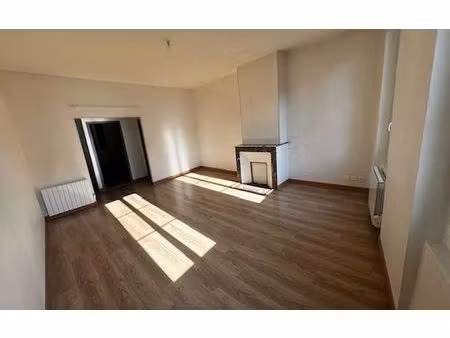location appartement  m² t-3 à caussade  550 €