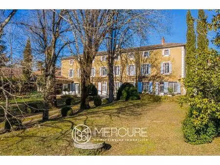 elegante propriete en coeur de ville - parc clos