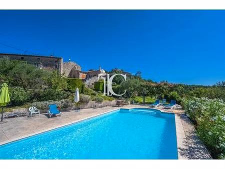 propriete du xviiieme 5 habitations 8814m² de terrain