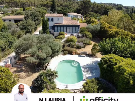 maison 8 pièces - 180 m²