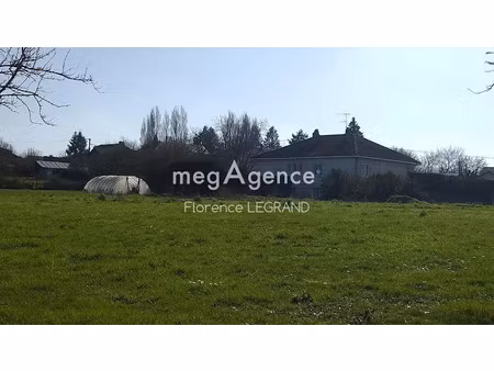 vente terrain 1610 m² à chanteloup (79320)  28 000 €