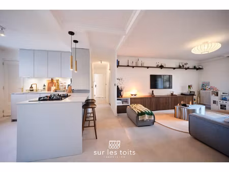 'rio' t4 lumineux de 97 m2 entièrement rénové  triple exposi