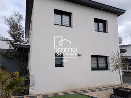 maison contemporaine avec piscine montreuil-juigné