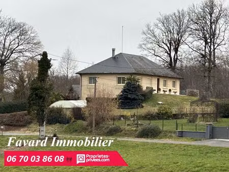 propriété avec 3 logements indépendants  piscine couverte et vue dégagée ? saint-mexant
