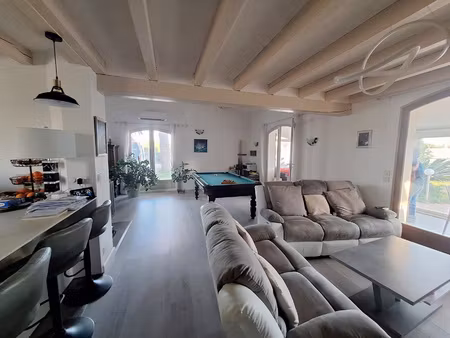 villa 4 faces avec jardin et dépendances à 10 minutes des pl