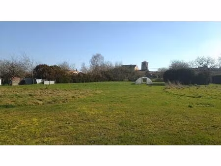 chanteloup - terrain constructible de 1610m2