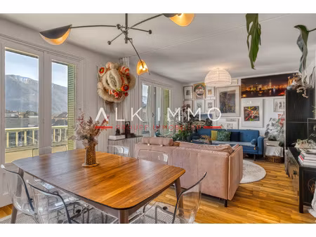 t3 rénové en plein centre-ville à la vue dégagée sur les mon