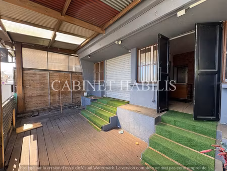 à louer - local commercial de 70.41 m2 environ - tampon - 1