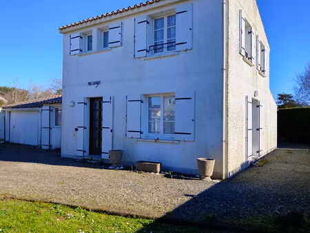 maison la plaine sur mer - petite vue mer