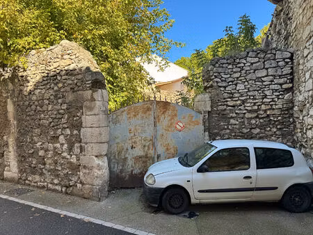 terrain constructible centre village orgon