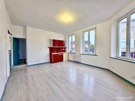 t2 40m2 lumineux plein centre