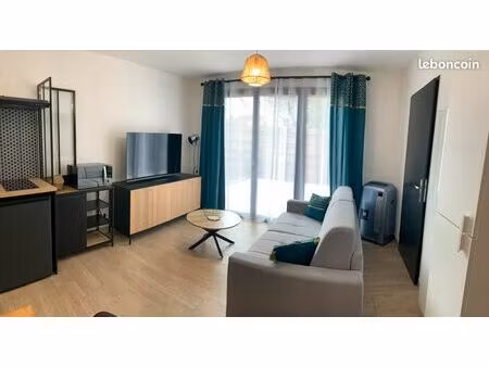 t1 récent avec terrasse  jardinet et parking