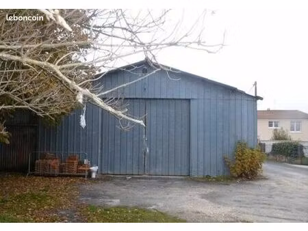 rech hangar à louer