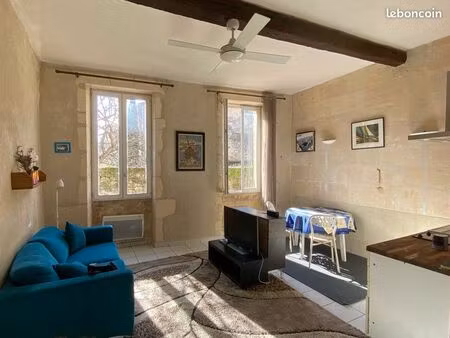 beau studio meublé 34 m2