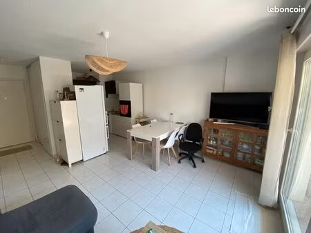 2 pièces à castel aroma avec terrasse exposée sud et vue sur jardins