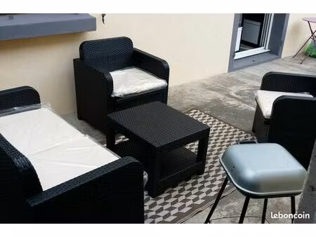 maison 2 chambres meublée – terrasse 90 m² – proche iut / écoles