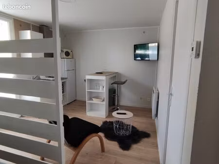 studios meublés – loyer fixe toutes charges comprises – internet fibre inclus