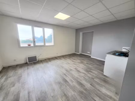 vente locaux professionnels 24.26 m² à villeneuve-en-retz (44580)  82 000 €