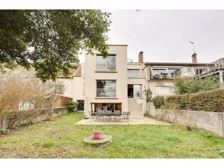 maison 8 pièces avec 2 maisons et jardin