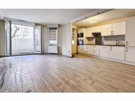 location appartement  56 m² t-3 à courdimanche  1 100 €